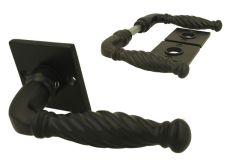 Türgriff Gusseisen verdrehter Griff an quadratischer Rosette