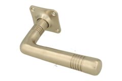 Einzelner Türgriff mit Rosette Mattnickel