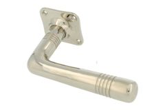 Einzelner Türgriff mit Rosette Messing vernickelt